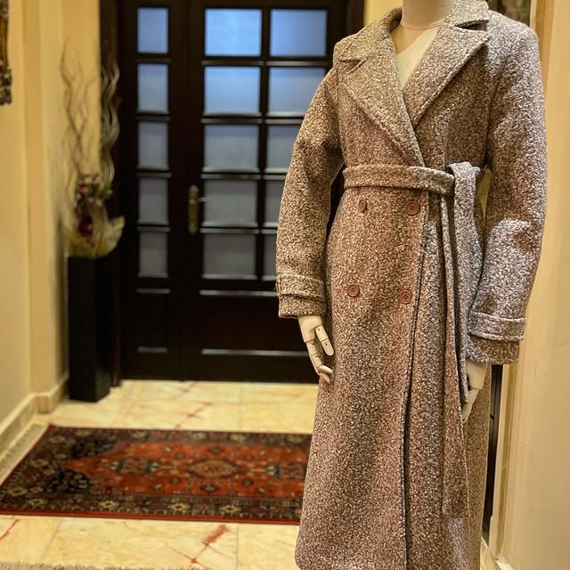 Beige coatAvailable in 2 colors: black/gray &amp; ...