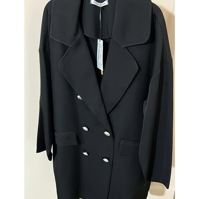 Elegant comfy blazer available in 3 colors (beige,...