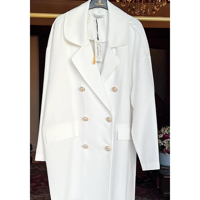Elegant comfy blazer available in 3 colors (beige,...