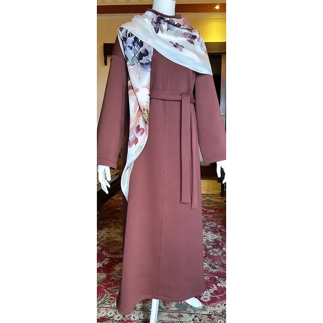 Fleeced dressAvailable in 2 colors: dark maroon an...