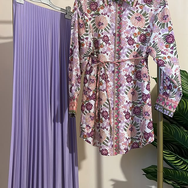 Floral chemise available in size 1 (fits size 36 t...