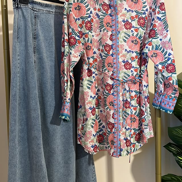 Floral chemise available in size 1 (fits size 36 t...