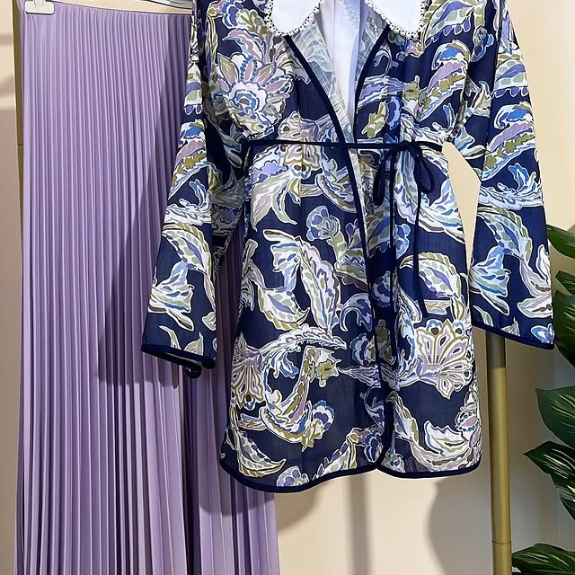 Kimono available in size 1 (fits size 36 to 40) &a...