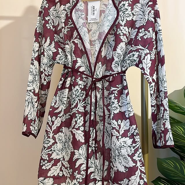 Kimono available in size 1 (fits size 36 to 40) &a...