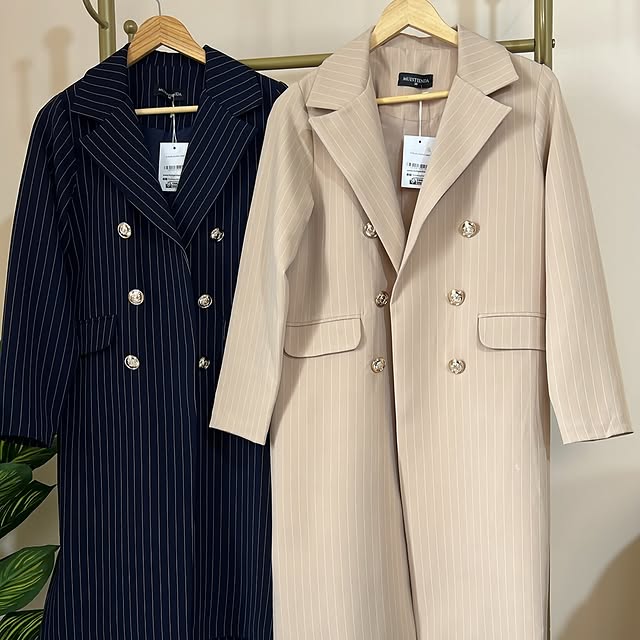 Long blazer (100 cm)Fabric: soft crepeAvailable in...