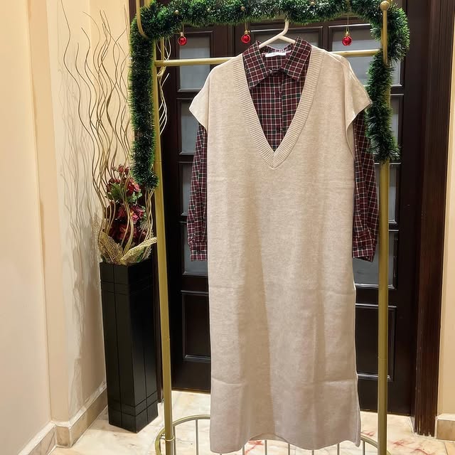 Long wool vest with chemiseStandard size (fits up ...