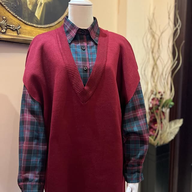 Long wool vest with chemiseStandard size (fits up ...