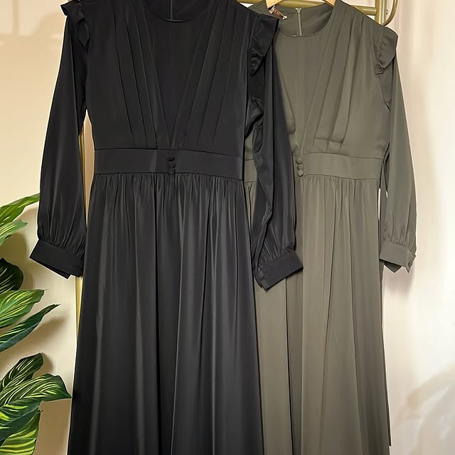 Maxi dress (length: 140 cm) Available in sizes: 42...