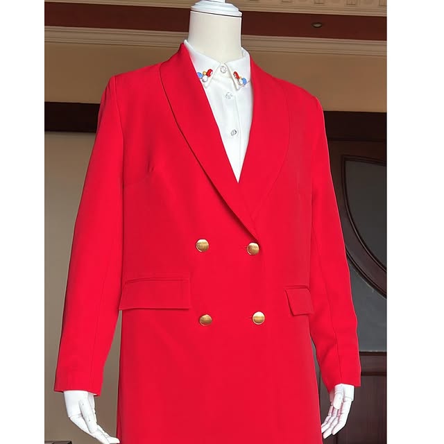 Red Blazer ️ Available in sizes: 1,2,3,4Length: 75...