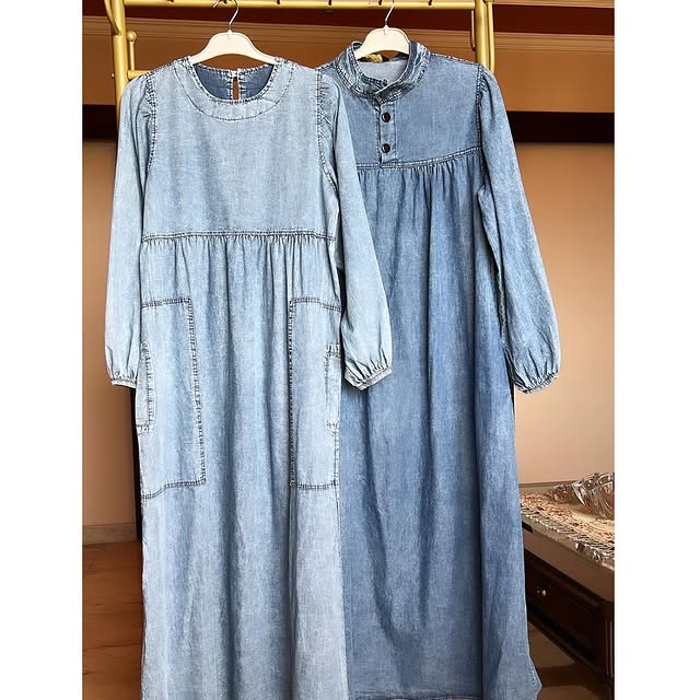 Soft denim dress available in 4 modelsSizes: 38,40...