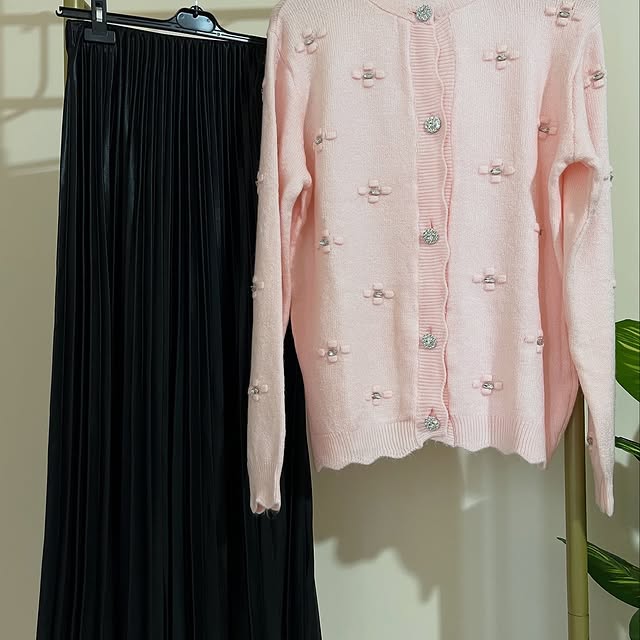 Soft wool cardigan available in 4 colorsBlue, pink...