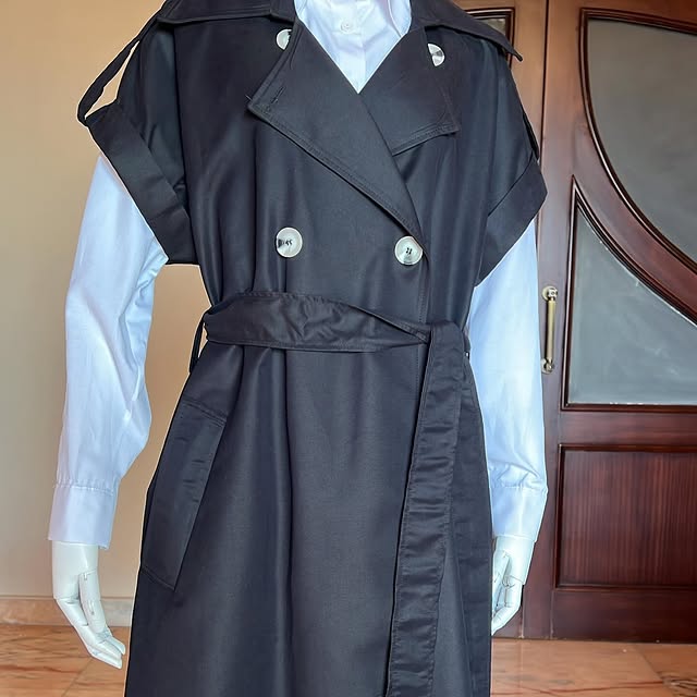 Spring trench coat One size ~ Available in 3 color...