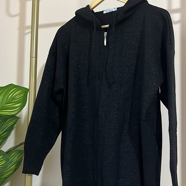 Top available in black and beige colorOne size~ 25...