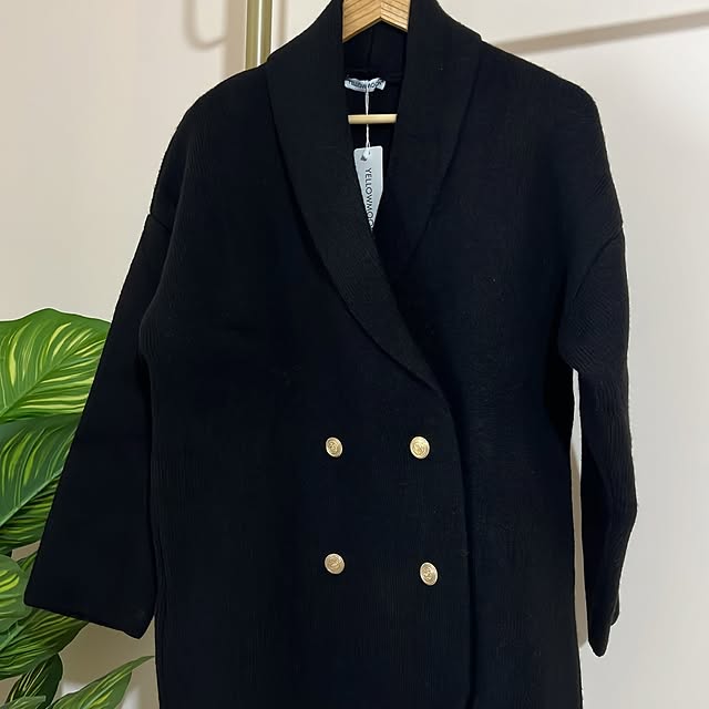 Wool jacket one size fits (up to size 44)Price: 30...